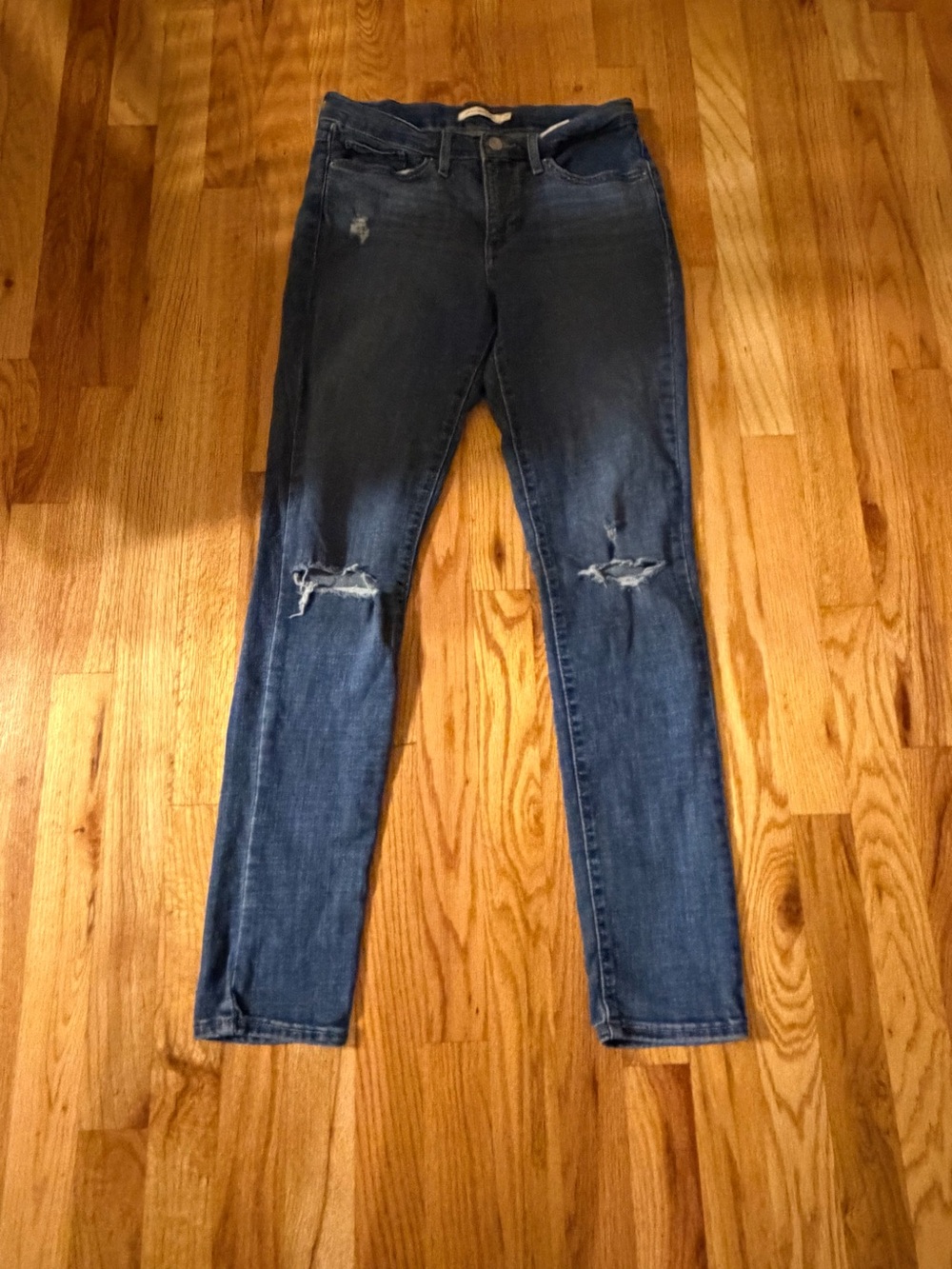 Levi's Dark Blue Skinny Jeans with Knee Rips